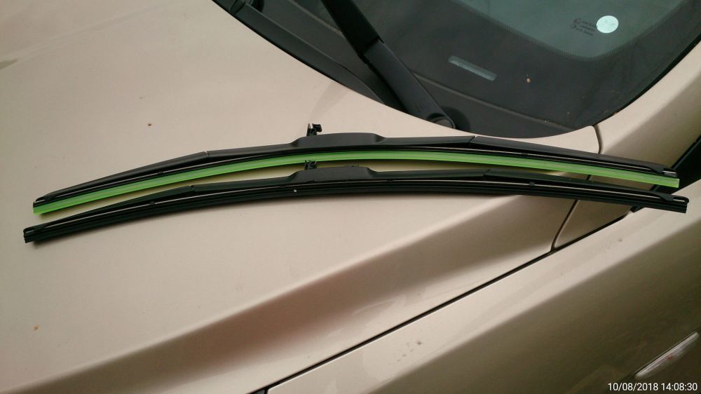 Сезонное предложение – стоимость комплекта качественных немецких стеклоочистителей – 2000 рублей!